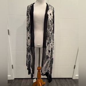 NWT Black and White Floral Kimono Cardigan